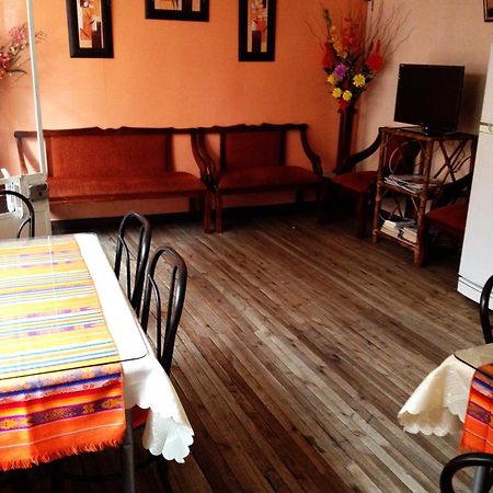 Hostal Yumbo Imperial กีโต ภายนอก รูปภาพ