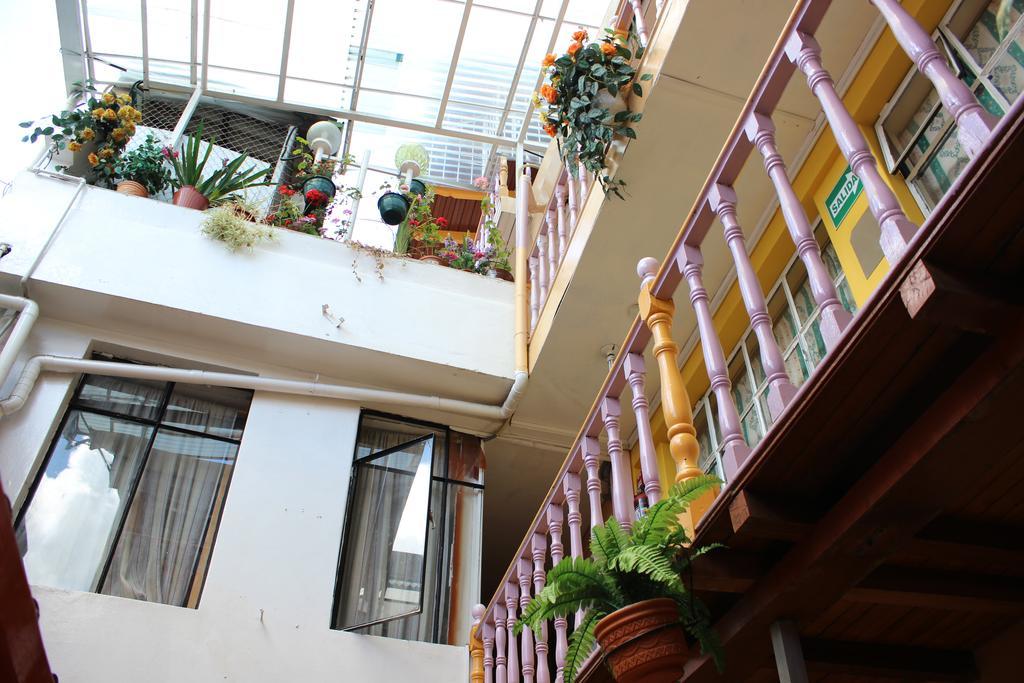 Hostal Yumbo Imperial กีโต ภายนอก รูปภาพ