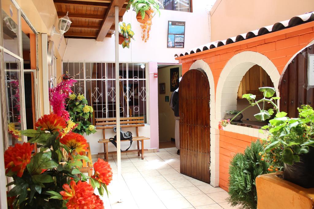 Hostal Yumbo Imperial กีโต ภายนอก รูปภาพ
